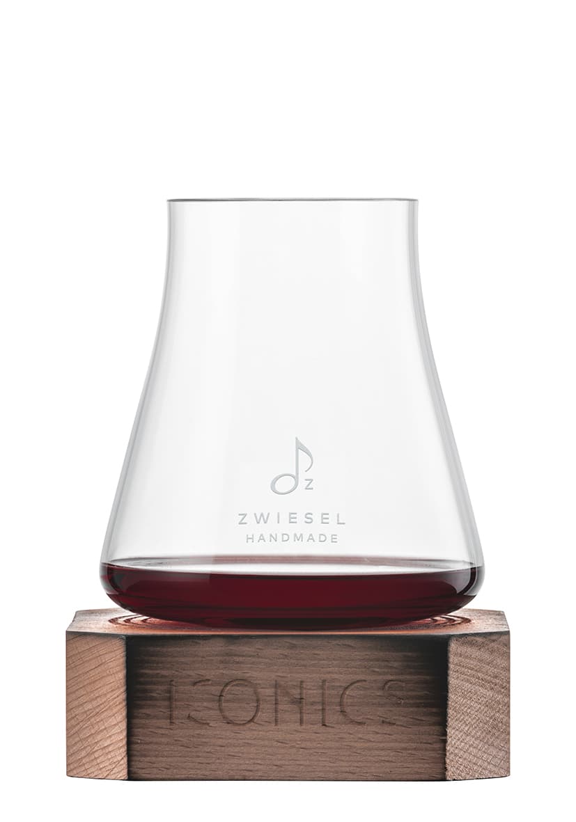 Tumbler 79 met Sokkel in Hout — Product photo